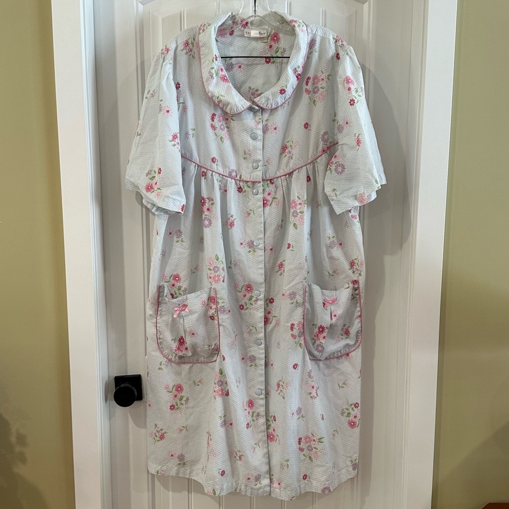 Vanity Fair Light Blue Floral Button-Front Housecoat with Pink Trim - Picture 11 of 12